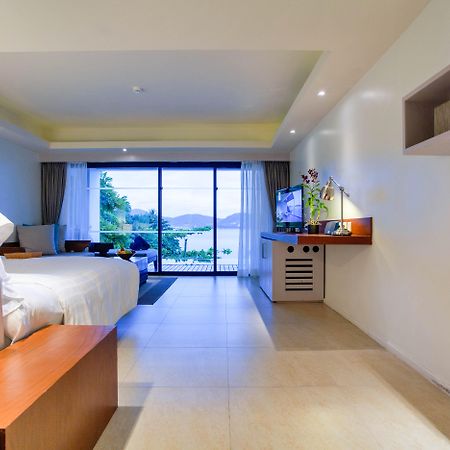 Zenmaya Oceanfront Phuket, Trademark Collection By Wyndham Patong Bagian luar foto Deluxe Ocean View