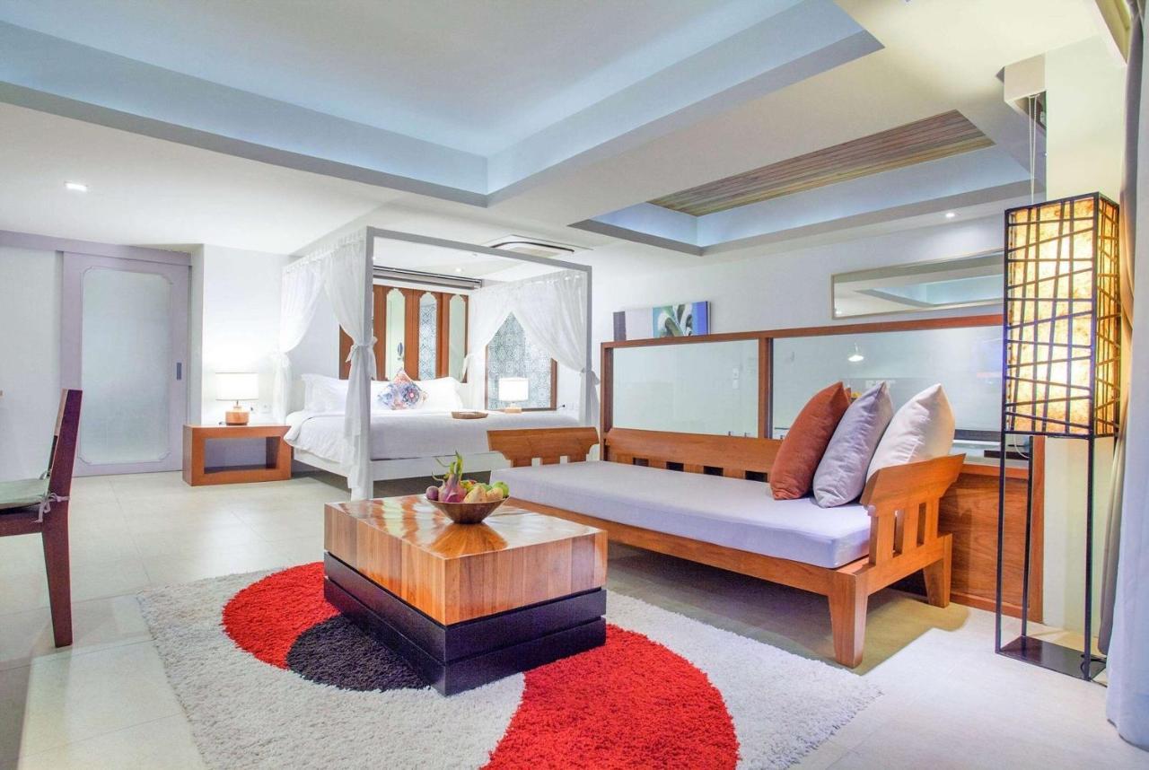 Zenmaya Oceanfront Phuket, Trademark Collection By Wyndham Patong Bagian luar foto A suite at the hotel