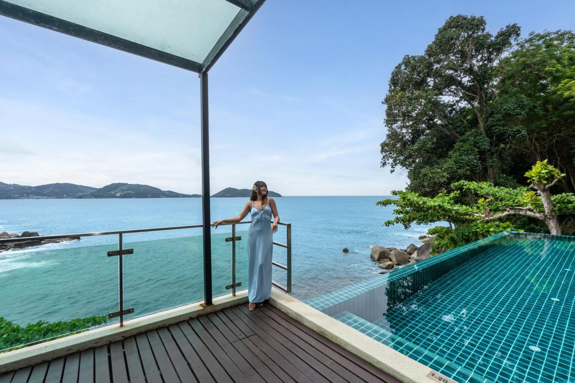 Zenmaya Oceanfront Phuket, Trademark Collection By Wyndham Patong Bagian luar foto A view of the Andaman Sea from the resort